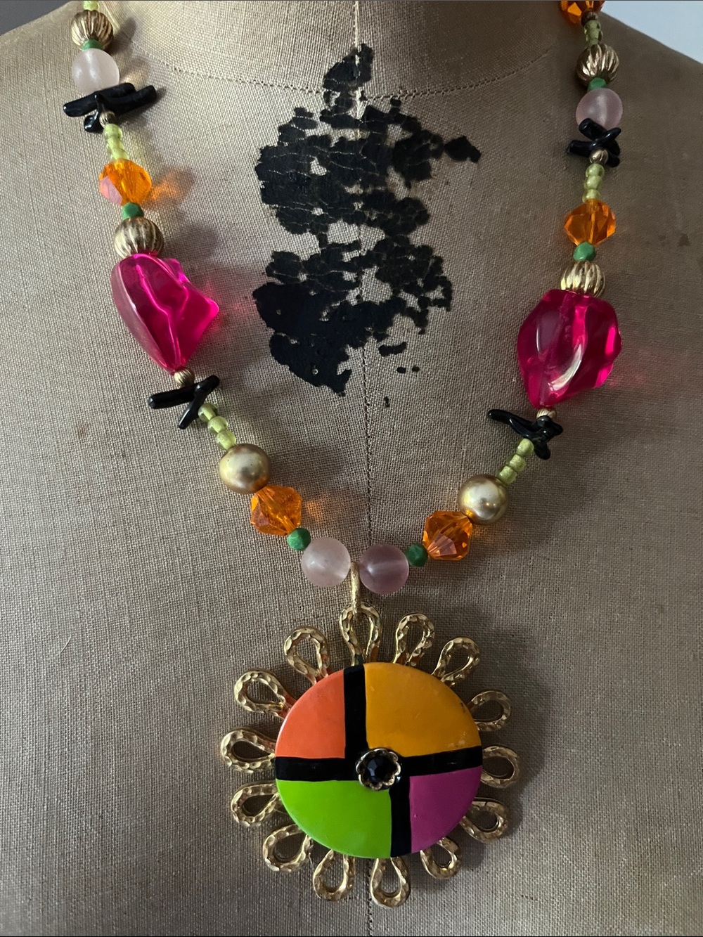 Katrina Colorful Sunburst Pendant Necklace - Multicolor
